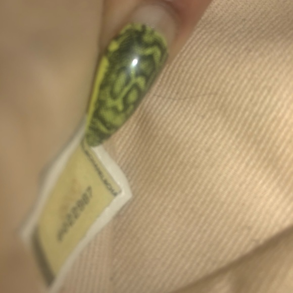 CHANEL - Picture 6 of 7